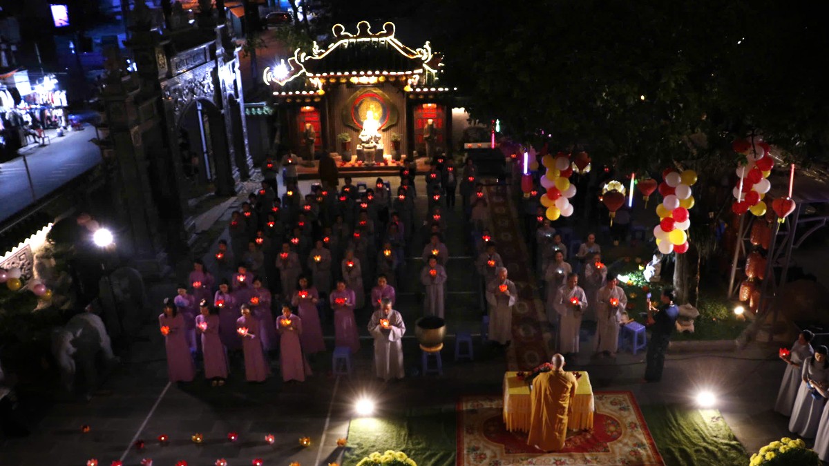 Chùa Huệ Hương trang nghiêm lễ vía Quán Thế Âm Bồ Tát xuất gia 19/9 âm lịch Chùa Huệ Hương trang nghiêm lễ vía Quán Thế Âm Bồ Tát xuất gia 19/9 âm lịch