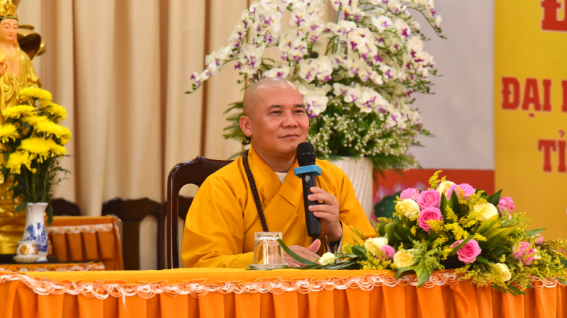 Thượng toạ Thích Vạn Nhơn, thuyết giảng tại Khoá tu mùa hè tại chùa Huệ Chiếu.