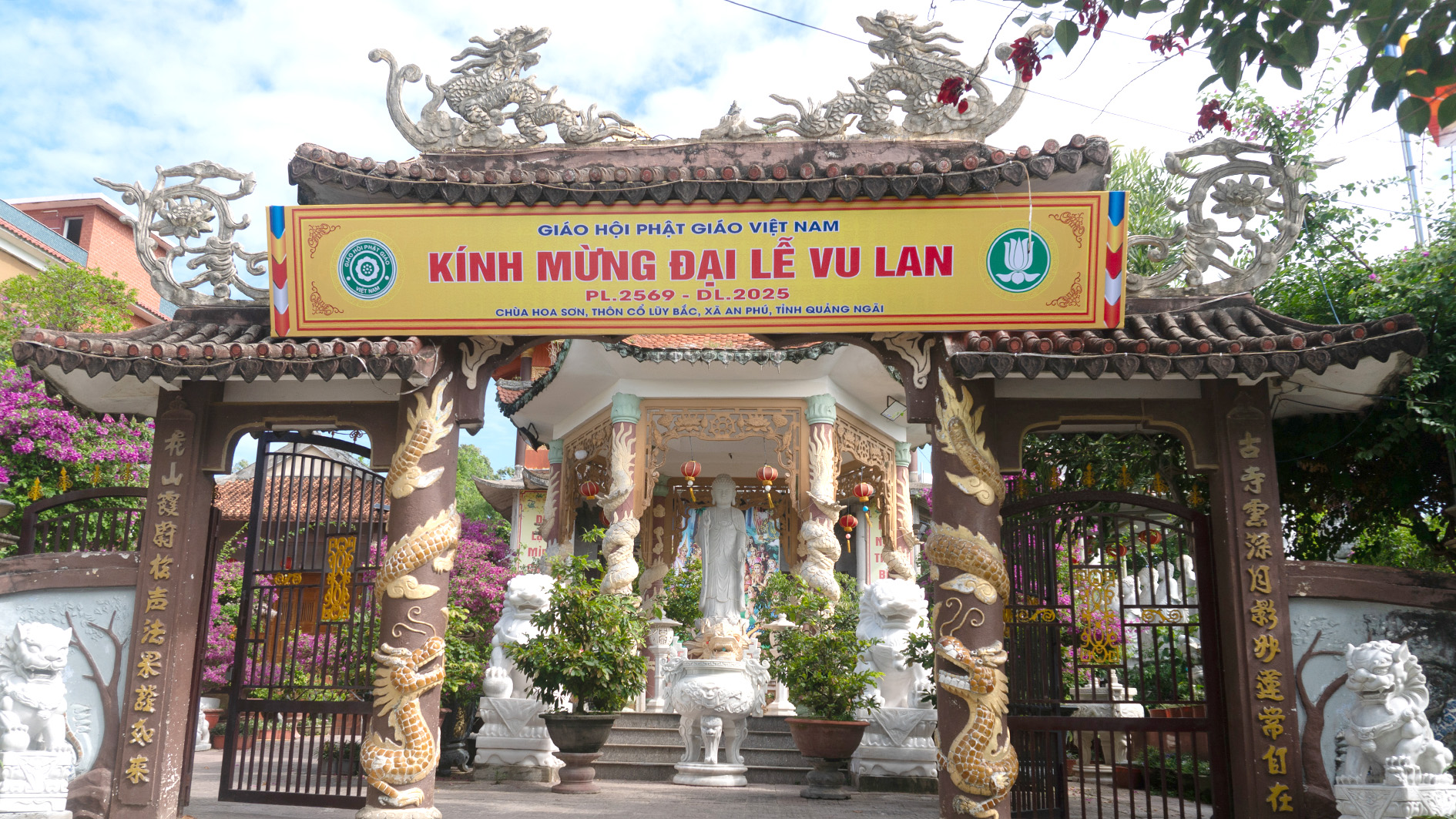 THƯỢNG TỌA THÍCH VẠN NHƠN THUYẾT PHÁP CHỦ ĐỀ “SỰ VÀ LÝ TỊNH ĐỘ” TẠI CHÙA HOA SƠN (QUẢNG NGÃI). THƯỢNG TỌA THÍCH VẠN NHƠN THUYẾT PHÁP CHỦ ĐỀ “SỰ VÀ LÝ TỊNH ĐỘ” TẠI CHÙA HOA SƠN (QUẢNG NGÃI).