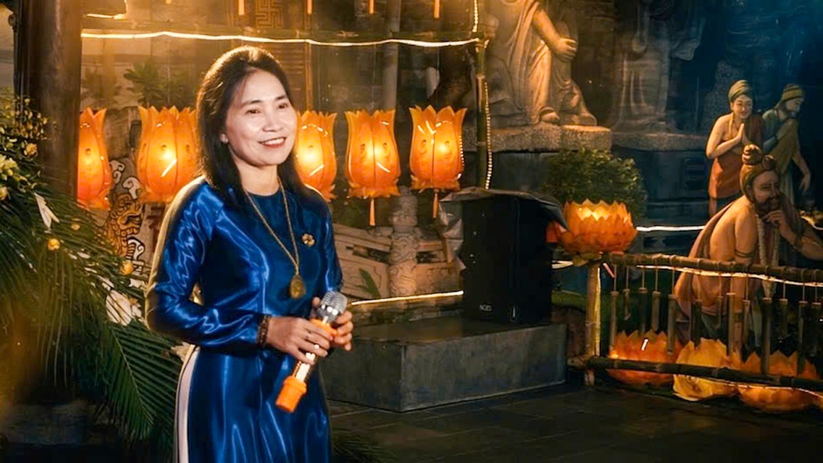 Các tiết mục văn nghệ kính mừng Phật đản tại chùa Huệ Hương
